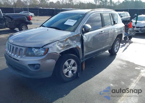 2015 Jeep Compass Latitude z USA, uszkodzony, nr VIN 1C4NJCEA3FD246919